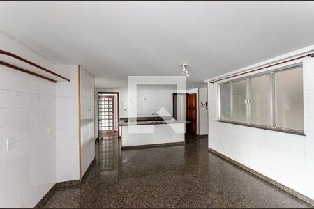 Apartamento para alugar com 600m², 5 quartos e 1 vaga Apartamento para alugar com 600m², 5 quartos e 1 vagaQuarto