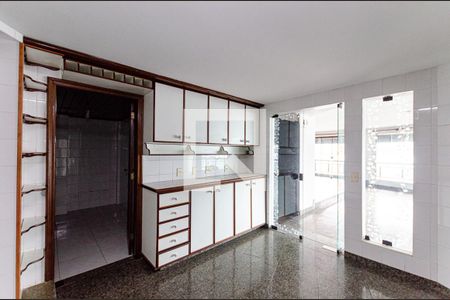Apartamento para alugar com 600m², 5 quartos e 1 vaga Apartamento para alugar com 600m², 5 quartos e 1 vagaQuarto