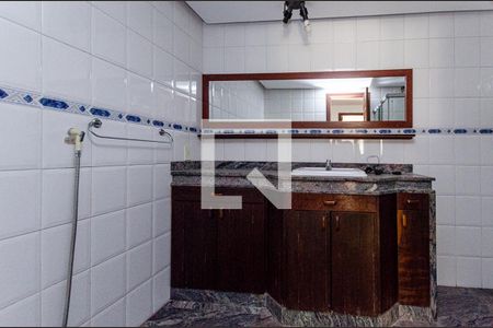 Apartamento para alugar com 600m², 5 quartos e 1 vaga Apartamento para alugar com 600m², 5 quartos e 1 vagaBanheiro