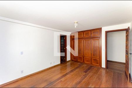 Apartamento para alugar com 600m², 5 quartos e 1 vaga Apartamento para alugar com 600m², 5 quartos e 1 vagaQuarto