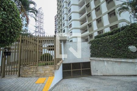 Apartamento para alugar com 170m², 3 quartos e 2 vagas Apartamento para alugar com 170m², 3 quartos e 2 vagasFachada