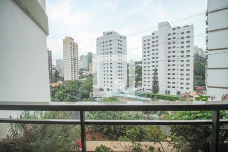 Apartamento para alugar com 170m², 3 quartos e 2 vagas Apartamento para alugar com 170m², 3 quartos e 2 vagasVaranda