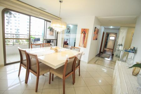 Apartamento para alugar com 170m², 3 quartos e 2 vagas Apartamento para alugar com 170m², 3 quartos e 2 vagasSala