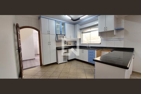 Casa à venda com 230m², 3 quartos e 3 vagas Casa à venda com 230m², 3 quartos e 3 vagasCozinha