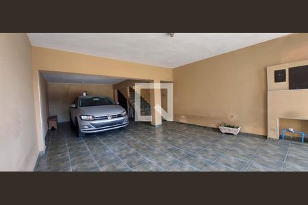Casa à venda com 230m², 3 quartos e 3 vagas Casa à venda com 230m², 3 quartos e 3 vagasGaragem