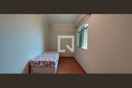 Casa à venda com 230m², 3 quartos e 3 vagas Casa à venda com 230m², 3 quartos e 3 vagasQuarto 3