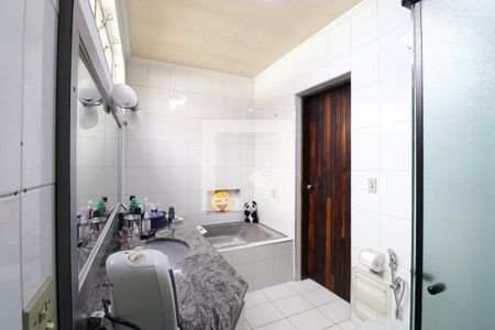 Casa à venda com 232m², 2 quartos e 1 vagaBanheiro da Suíte