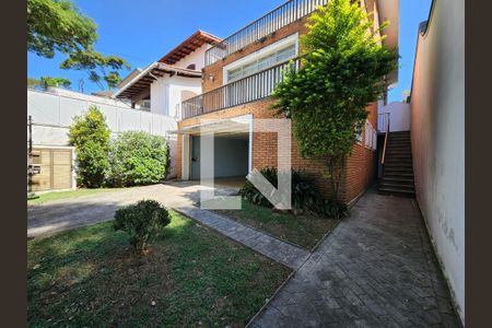 Casa à venda com 4 quartos, 294m² em Jardim Leonor, São Paulo