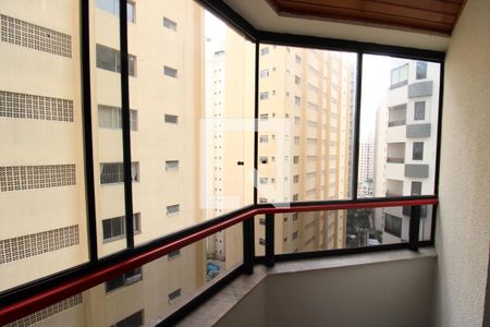 Apartamento à venda com 143m², 4 quartos e 2 vagasQuarto 4 - Varanda