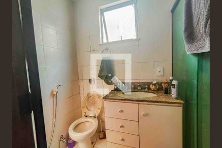 Apartamento à venda com 328m², 4 quartos e 3 vagasBanheiro da Suíte 1