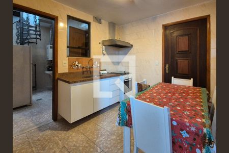 Apartamento para alugar com 202m², 3 quartos e 3 vagas Apartamento para alugar com 202m², 3 quartos e 3 vagasCozinha