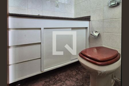 Apartamento para alugar com 202m², 3 quartos e 3 vagas Apartamento para alugar com 202m², 3 quartos e 3 vagasBanheiro da Suíte 2