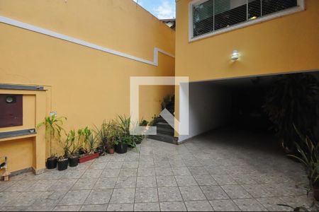 Casa à venda com 194m², 3 quartos e 4 vagas Casa à venda com 194m², 3 quartos e 4 vagasGaragem