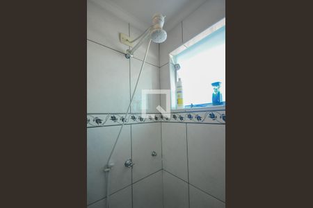 Casa à venda com 194m², 3 quartos e 4 vagas Casa à venda com 194m², 3 quartos e 4 vagasChuveiro do Banheiro da Suíte 2