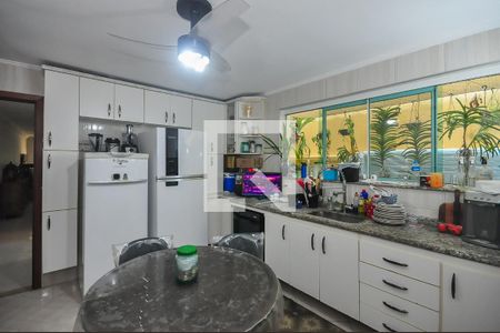 Casa à venda com 194m², 3 quartos e 4 vagas Casa à venda com 194m², 3 quartos e 4 vagasCozinha