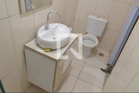 Casa de condomínio para alugar com 200m², 3 quartos e 4 vagasBanheiro da Suíte 1