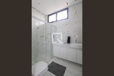 Casa de condomínio à venda com 235m², 3 quartos e 4 vagas Casa de condomínio à venda com 235m², 3 quartos e 4 vagasBanheiro da Suíte 3
