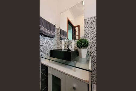 Casa à venda com 244m², 3 quartos e 5 vagas Casa à venda com 244m², 3 quartos e 5 vagasBanheiro 2