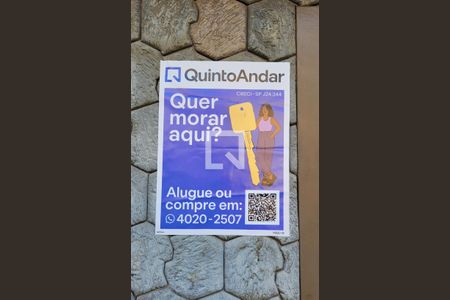 Casa à venda com 244m², 3 quartos e 5 vagas Casa à venda com 244m², 3 quartos e 5 vagasFachada