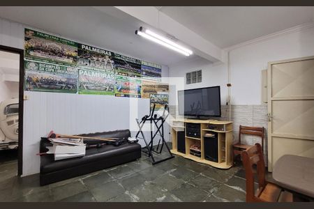 Casa à venda com 244m², 3 quartos e 5 vagas Casa à venda com 244m², 3 quartos e 5 vagasCozinha 2