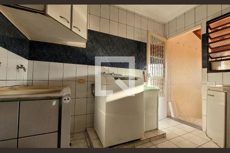 Casa à venda com 244m², 3 quartos e 5 vagas Casa à venda com 244m², 3 quartos e 5 vagasLavanderia