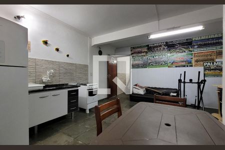 Casa à venda com 244m², 3 quartos e 5 vagas Casa à venda com 244m², 3 quartos e 5 vagasCozinha 2