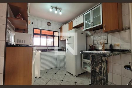 Casa à venda com 244m², 3 quartos e 5 vagas Casa à venda com 244m², 3 quartos e 5 vagasCozinha