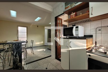 Casa à venda com 244m², 3 quartos e 5 vagas Casa à venda com 244m², 3 quartos e 5 vagasCozinha