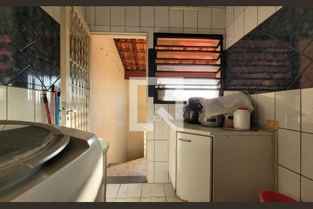 Casa à venda com 244m², 3 quartos e 5 vagas Casa à venda com 244m², 3 quartos e 5 vagasLavanderia