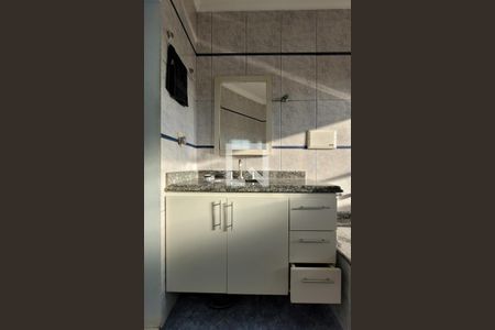 Casa à venda com 244m², 3 quartos e 5 vagas Casa à venda com 244m², 3 quartos e 5 vagasBanheiro da suíte