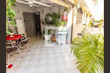 Casa à venda com 280m², 4 quartos e 2 vagas Casa à venda com 280m², 4 quartos e 2 vagasÁrea de Serviço e Quintal