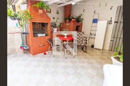 Casa à venda com 280m², 4 quartos e 2 vagas Casa à venda com 280m², 4 quartos e 2 vagasÁrea de Serviço e Quintal