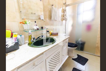 Casa à venda com 280m², 4 quartos e 2 vagas Casa à venda com 280m², 4 quartos e 2 vagasBanheiro 1