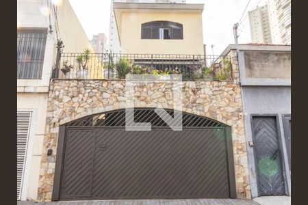 Casa à venda com 280m², 4 quartos e 2 vagas Casa à venda com 280m², 4 quartos e 2 vagasFachada