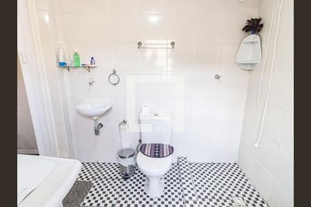 Casa à venda com 280m², 4 quartos e 2 vagas Casa à venda com 280m², 4 quartos e 2 vagasBanheiro 2