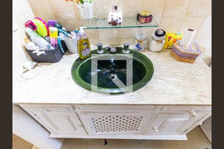 Casa à venda com 280m², 4 quartos e 2 vagas Casa à venda com 280m², 4 quartos e 2 vagasBanheiro 1