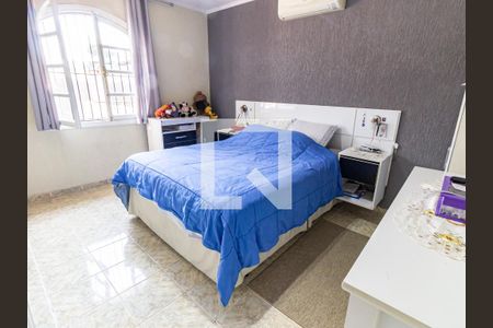 Casa à venda com 280m², 4 quartos e 2 vagas Casa à venda com 280m², 4 quartos e 2 vagasQuarto 2
