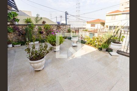 Casa à venda com 280m², 4 quartos e 2 vagas Casa à venda com 280m², 4 quartos e 2 vagasVaranda