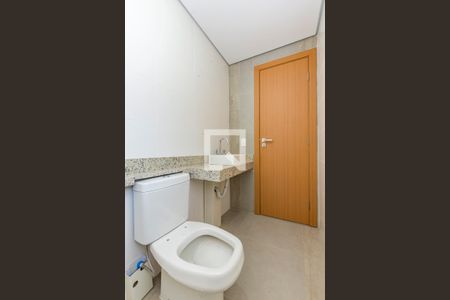 Apartamento à venda com 68m², 2 quartos e 2 vagasBanheiro da Suíte