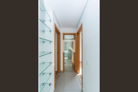 Apartamento à venda com 68m², 2 quartos e 2 vagasCorredor