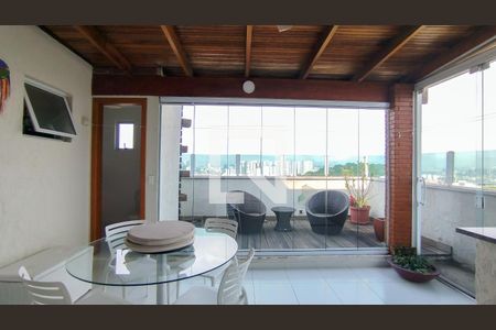 Apartamento à venda com 164m², 3 quartos e 2 vagas Apartamento à venda com 164m², 3 quartos e 2 vagasCobertura e Área de Serviço