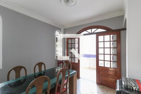 Casa de condomínio à venda com 280m², 5 quartos e 2 vagas