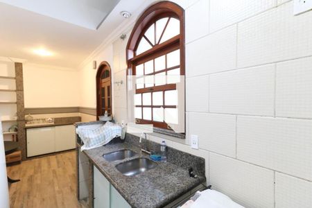 Casa de condomínio à venda com 280m², 5 quartos e 2 vagas