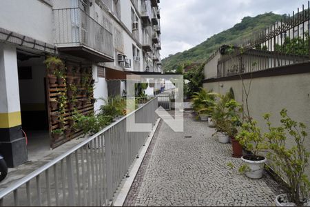 Apartamento à venda com 65m², 2 quartos e 1 vagaÁrea comum