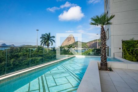 Apartamento à venda com 146m², 3 quartos e 1 vaga Apartamento à venda com 146m², 3 quartos e 1 vagaÁrea comum - Piscina