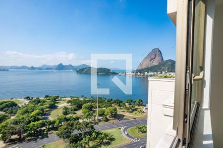 Apartamento à venda com 146m², 3 quartos e 1 vaga Apartamento à venda com 146m², 3 quartos e 1 vagaQuarto 1 suite vista da janela