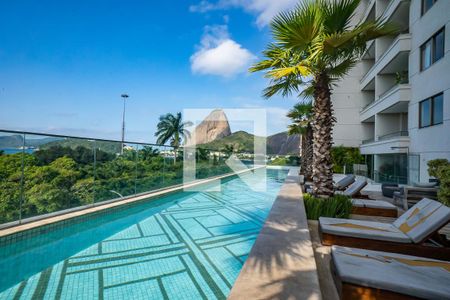 Apartamento à venda com 146m², 3 quartos e 1 vaga Apartamento à venda com 146m², 3 quartos e 1 vagaÁrea comum - Piscina