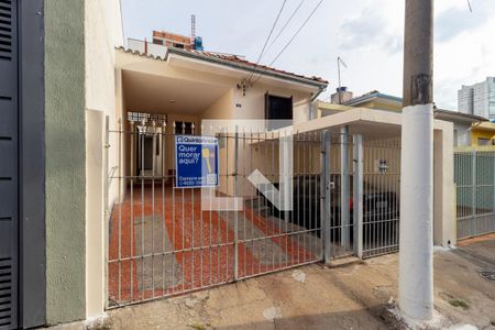 Casa à venda com 125m², 2 quartos e 2 vagas Casa à venda com 125m², 2 quartos e 2 vagasFachada