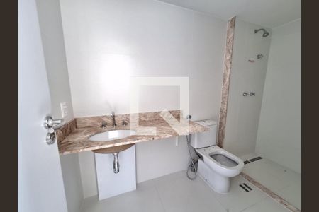 Apartamento à venda com 181m², 4 quartos e 1 vaga Apartamento à venda com 181m², 4 quartos e 1 vagaBanheiro da suíte 2