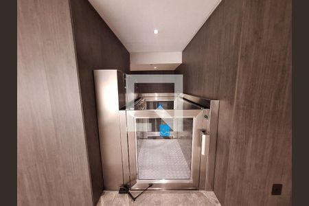 Apartamento à venda com 181m², 4 quartos e 1 vaga Apartamento à venda com 181m², 4 quartos e 1 vagaÁrea comum